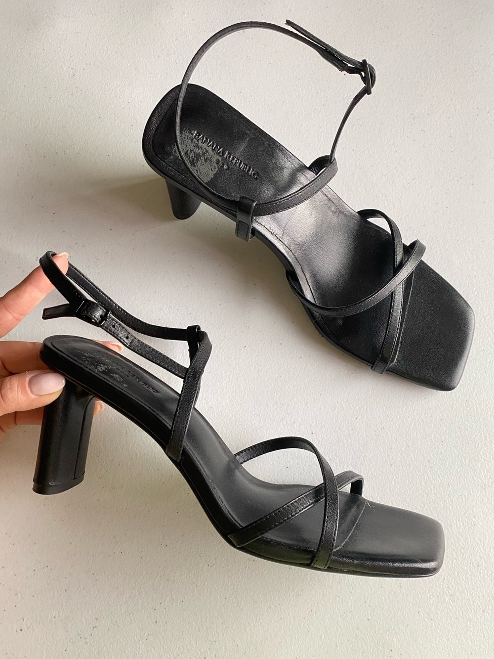 Banana Republic 10 Black Genuine Leather Strappy Square Toe Block Heel Sandal